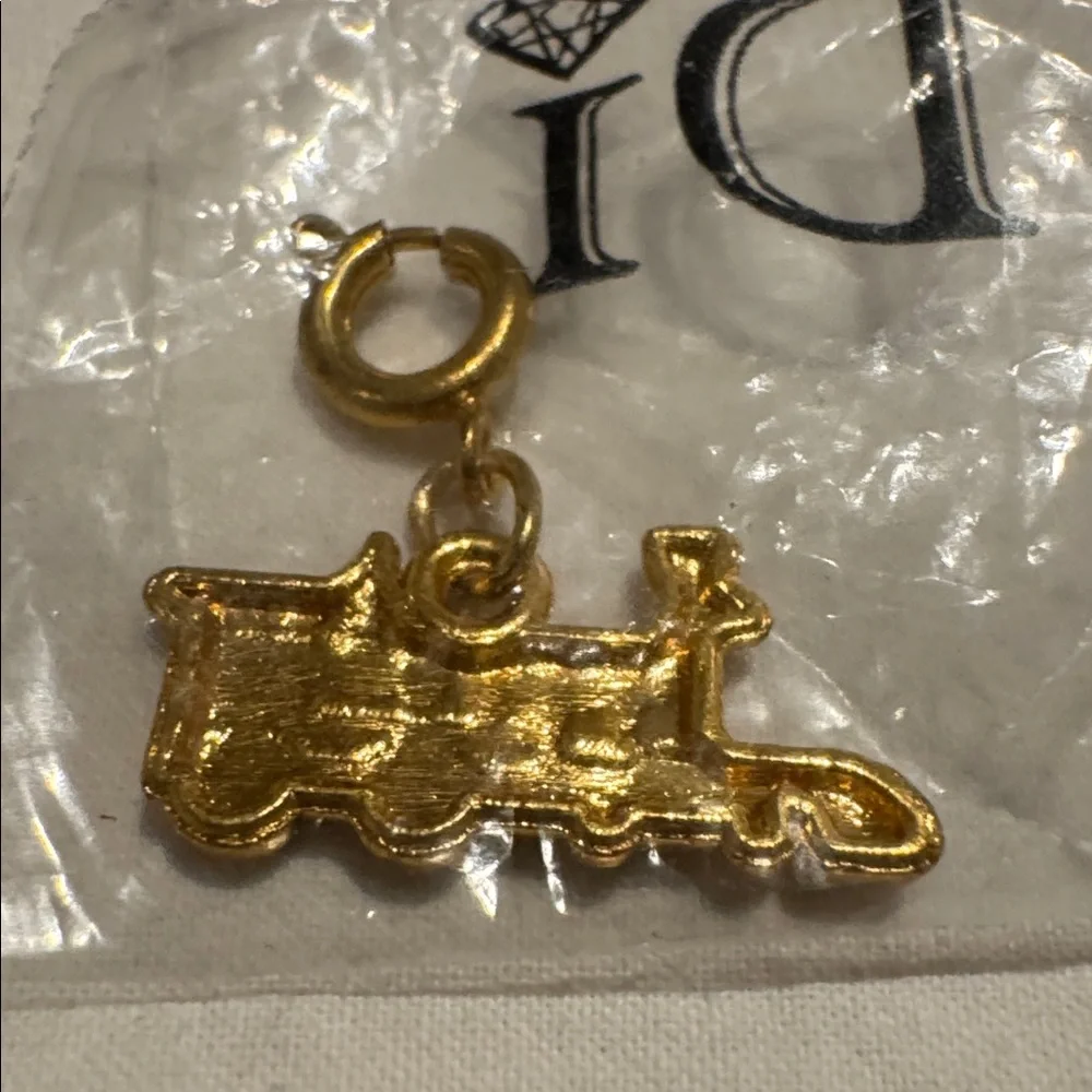 New! Diamonds International Train Charm Gold Original Sealed Package Locomotive